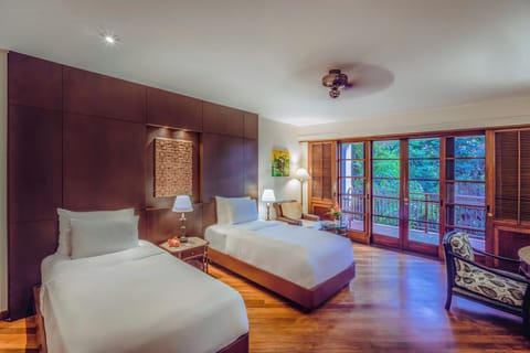 Superior Room, Garden View | Premium bedding, minibar, in-room safe, desk