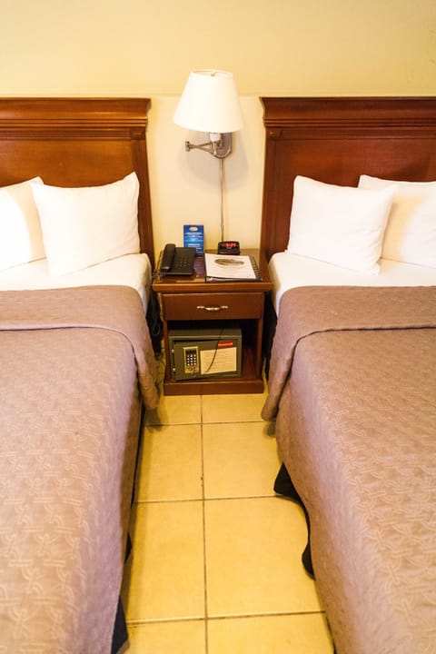 Standard Double Room | In-room safe, individually furnished, desk, iron/ironing board