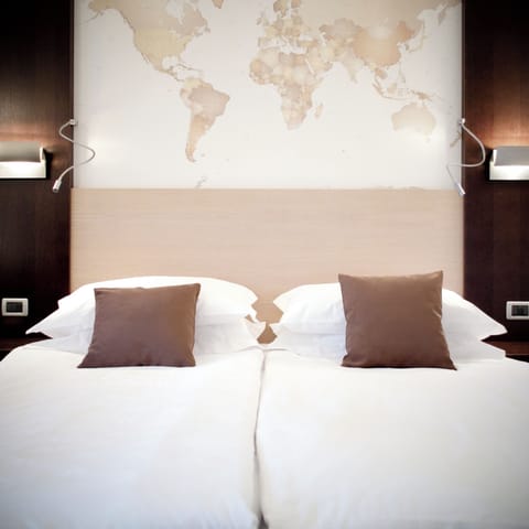 Superior (Map) Family | Hypo-allergenic bedding, minibar, in-room safe, desk
