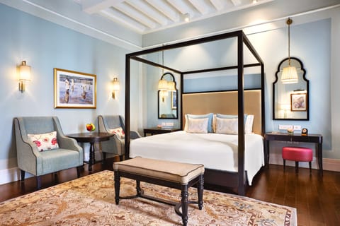 Colonial Room King Bed | 1 bedroom, hypo-allergenic bedding, minibar, in-room safe