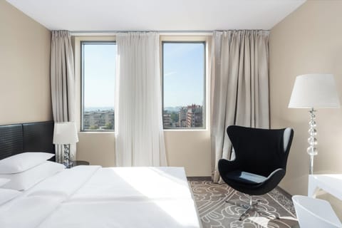 Superior Room | Hypo-allergenic bedding, minibar, in-room safe, individually decorated