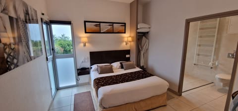 Comfort Double Room | Desk, free WiFi, bed sheets