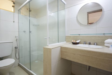 Deluxe Apartment, Beach View | Bathroom | Shower, free toiletries, hair dryer, towels