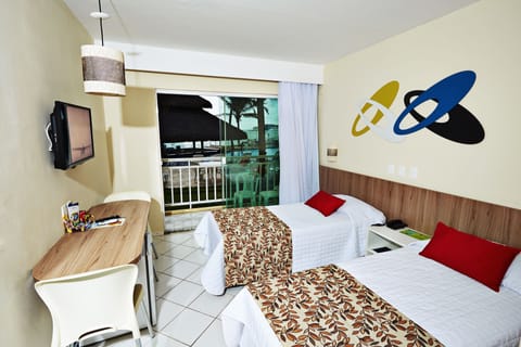 Deluxe Room | Bathroom | Shower, rainfall showerhead, free toiletries, hair dryer