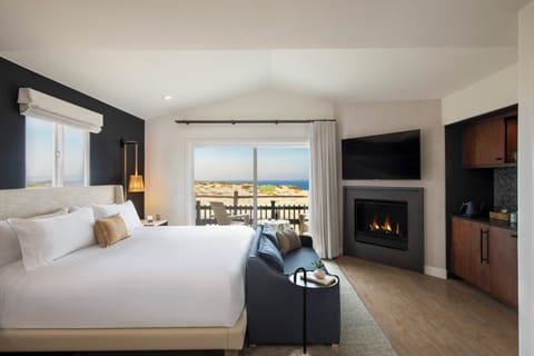 Egyptian cotton sheets, premium bedding, down comforters, pillowtop beds