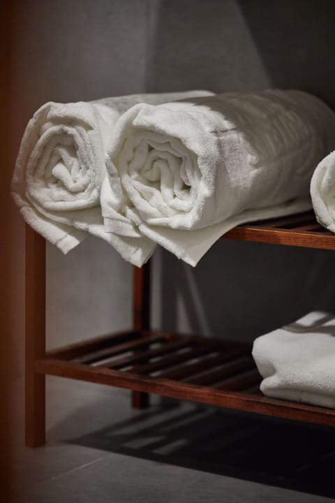 Family Room | Bathroom amenities | Bathtub, free toiletries, towels