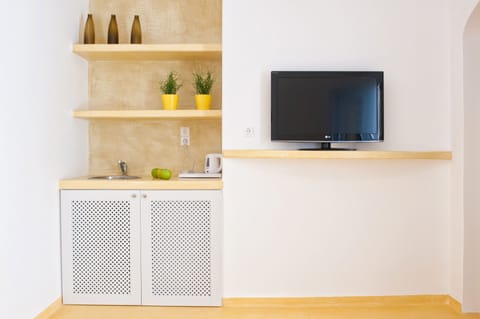 Family Room | Premium bedding, pillowtop beds, minibar, in-room safe