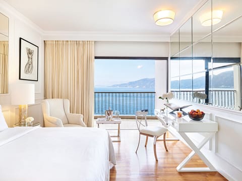 Cruise Guestroom Sea View | 2 bedrooms, premium bedding, minibar, in-room safe