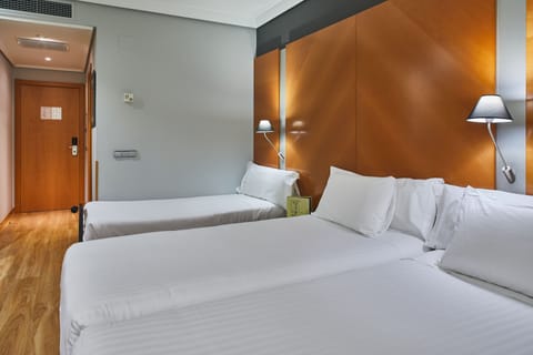 Comfort Double Room (With extra bed) | Premium bedding, minibar, in-room safe, desk