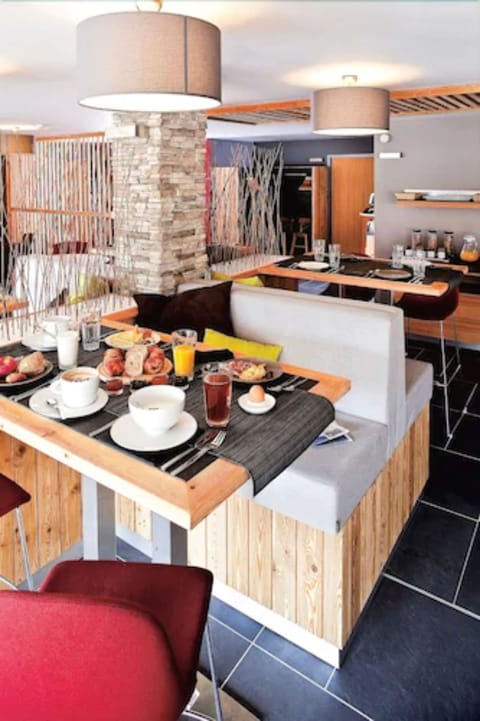 Daily buffet breakfast (EUR 15 per person)