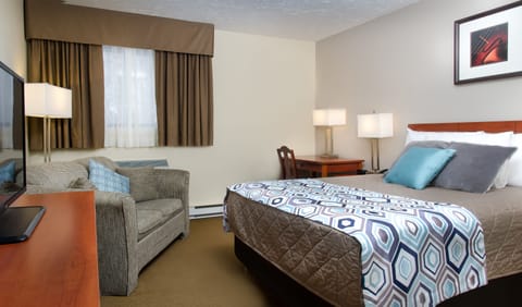 Standard Room, 1 Queen Bed | Pillowtop beds, desk, laptop workspace, blackout drapes