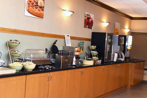 Free daily continental breakfast