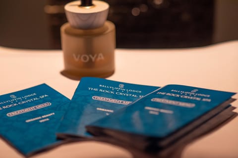 Couples treatment rooms, sauna, hot tub, steam room, body treatments