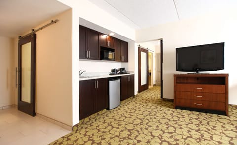 Suite, 1 King Bed | Private kitchen | Fridge, microwave