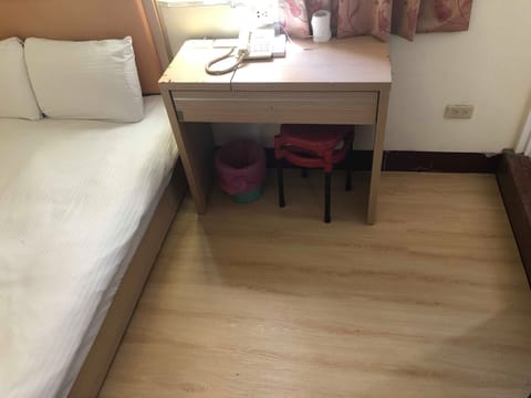 Standard Double Room | Desk, blackout drapes, free WiFi, bed sheets