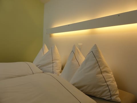 Basic Double or Twin Room, Ensuite | Desk, laptop workspace, free WiFi, bed sheets