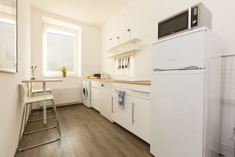 Apartment, 1 Bedroom | Private kitchen | Electric kettle