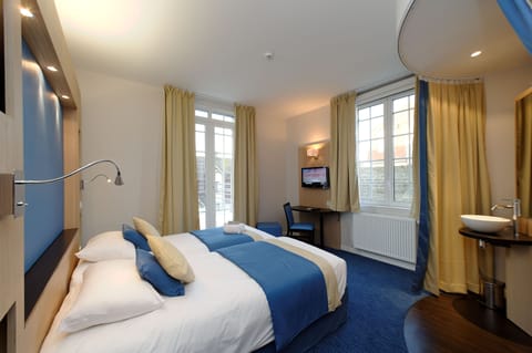 Double Room (Charm) | Individually decorated, desk, rollaway beds, free WiFi