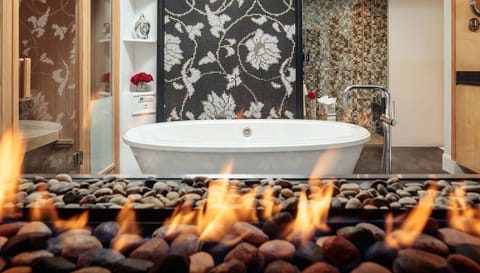 Royal Suite (Dutch)  | Deep soaking bathtub