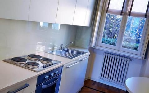 Luxury Apartment, 2 Bedrooms, Terrace, Lake View (Sofia) | Private kitchen | Fridge, microwave, stovetop, coffee/tea maker