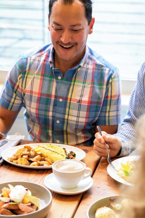 Breakfast and brunch served, local cuisine