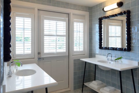 Room (Truman) | Premium bedding, in-room safe, individually decorated