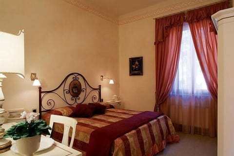 Apartment, 1 Bedroom, Kitchenette | 5 bedrooms, Egyptian cotton sheets, premium bedding, in-room safe