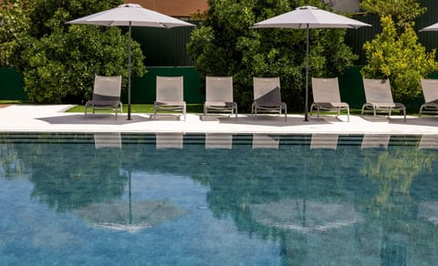 Indoor pool, sun loungers