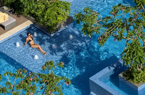 Outdoor pool, sun loungers