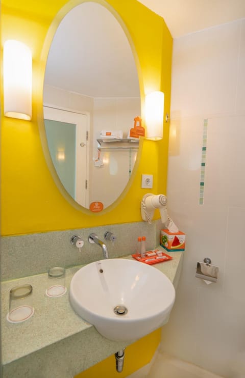 Room (HARRIS) | Bathroom | Shower, eco-friendly toiletries, hair dryer, bathrobes