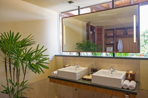 Rooftop Villa, 1 Bedroom, Garden View | Bathroom | Separate tub and shower, deep soaking tub, free toiletries, hair dryer