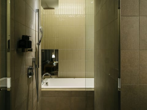 Suite, Non Smoking 57sqm | Bathroom | Free toiletries, hair dryer, slippers, bidet