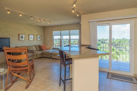 Condo, 1 Queen Bed with Sofa bed, Balcony (GULFVIEW II 505) | Dining