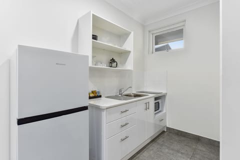 Superior Apartment, 1 Bedroom | Private kitchen | Fridge, microwave, electric kettle, toaster