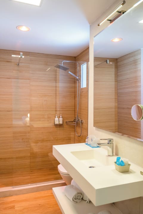 Only You | Bathroom | Shower, eco-friendly toiletries, hair dryer, bidet