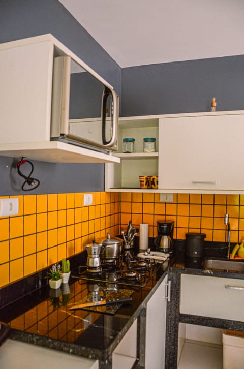 Comfort Apartment | Private kitchen | Fridge, microwave, stovetop, cookware/dishes/utensils