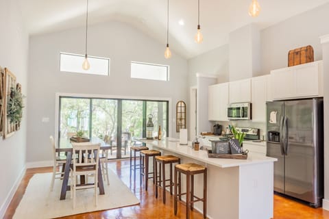 Eating space!  Table has extensions too!
