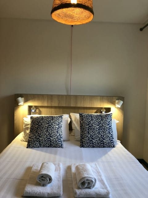 Superior Double Room, 1 Queen Bed, Non Smoking, Garden View | Memory foam beds, individually furnished, desk, laptop workspace