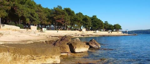 Karpinjan beach