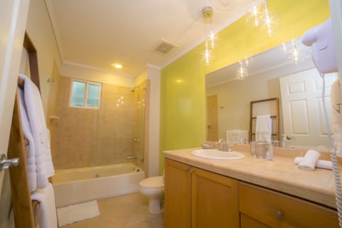 Deluxe Condo, 2 Bathrooms, Garden View | Bathroom | Hair dryer, towels