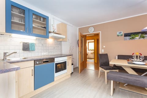 Kitchen area. kitchen