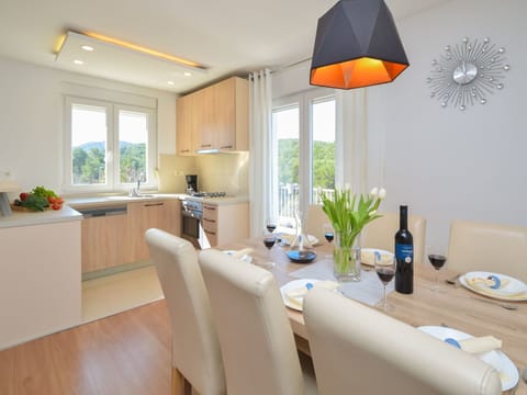 Room, Property, Interior Design, Furniture, Dining Room, Building, Yellow, Table, House, Home