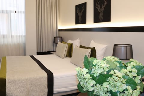 Executive Double Room | In-room safe, desk, free WiFi, bed sheets