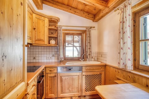 Traditional Chalet | Private kitchen