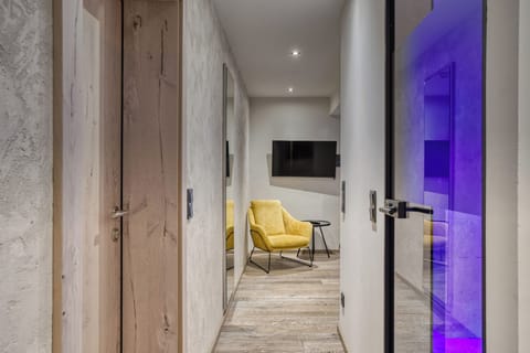 Deluxe Single Room | 1 bedroom, premium bedding, in-room safe, desk