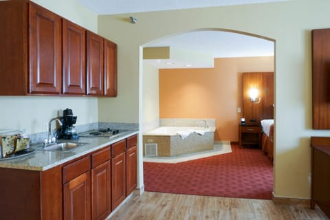 Suite, 1 King Bed, Non Smoking, Jetted Tub (Living Room;with Sofabed) | Private kitchen | Fridge, microwave, coffee/tea maker