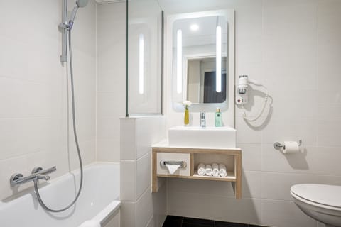 Privilege, Room, 1 Double Bed, Balcony | Bathroom | Shower, designer toiletries, hair dryer, towels