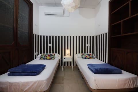 Small Double Room, Shared Bathroom  | Individually decorated, individually furnished, free WiFi, bed sheets