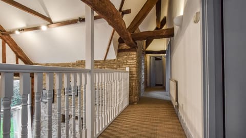 Landing walkway, Butts Farm, Bolthole Retreats