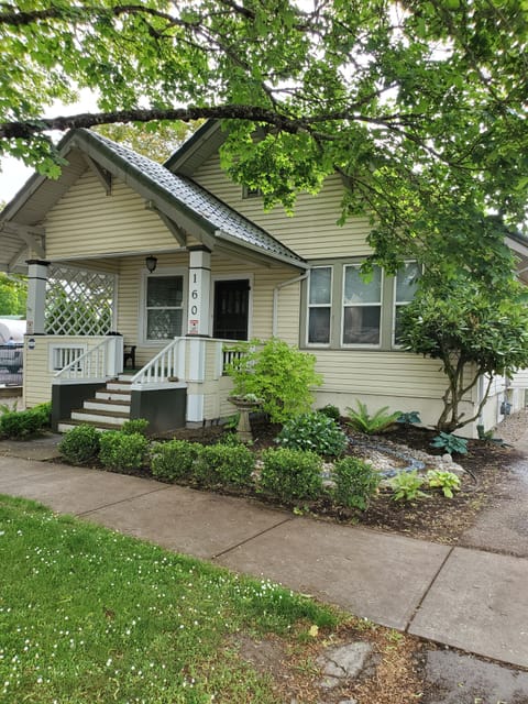 1900's Craftsman House